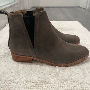 NISOLO Everyday Chelsea Boot - Grey - Size 9 — NEW!